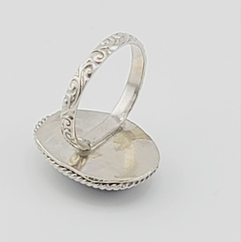 LABRADORITE ROUND RING WITH EMBOSSED RING BAND HANDMADE IN STERLING SILVER 8.5 - Picture 5 of 6